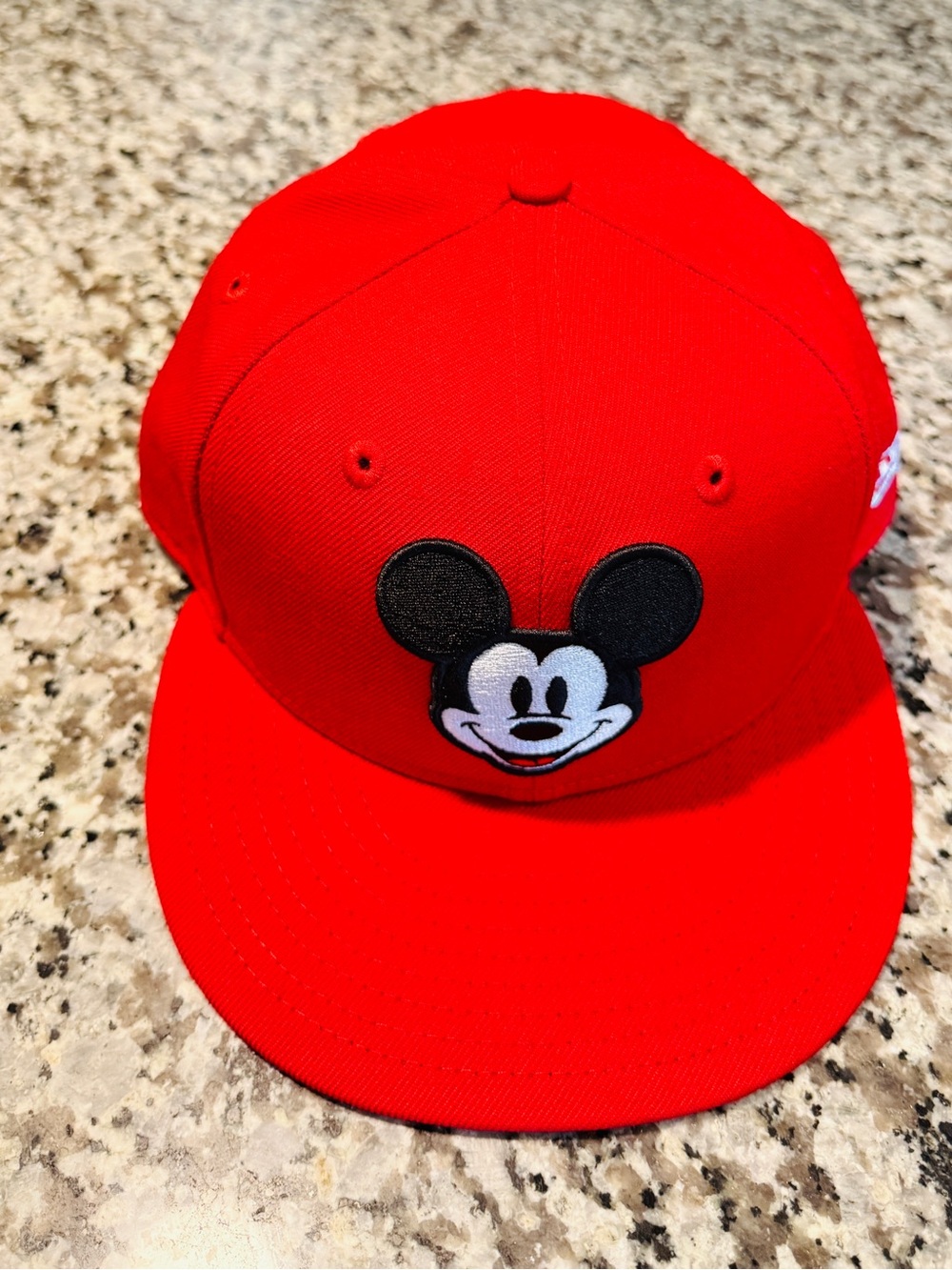 New Era Mickey Mouse 7 5/8